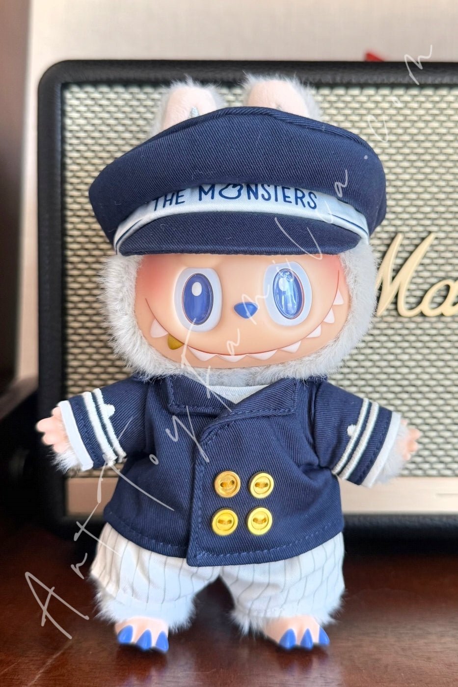 The Monsters De Vliegende Labubu Series Captain Vinyl Plush Figurine