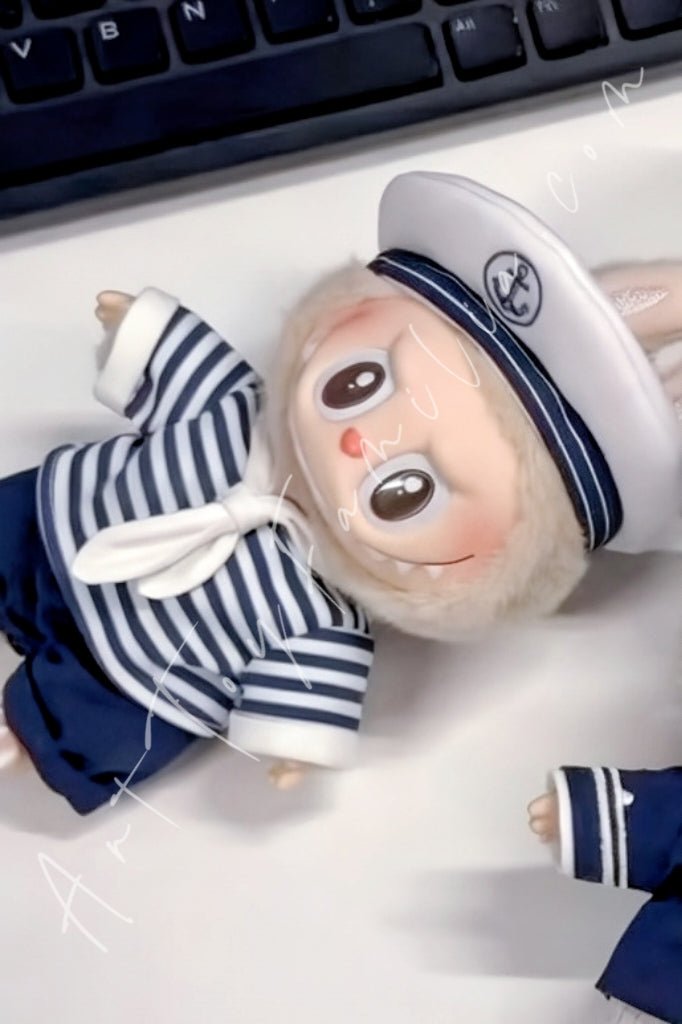 The Monsters De Vliegende Labubu Series Sailor Vinyl Plush Figurine